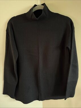Banana Republic Women’s Black Turtleneck Sweater, Size XS